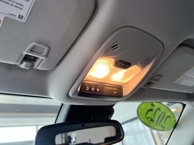 Used 2025 Chevrolet TrailBlazer LT w/ Convenience Package image 19