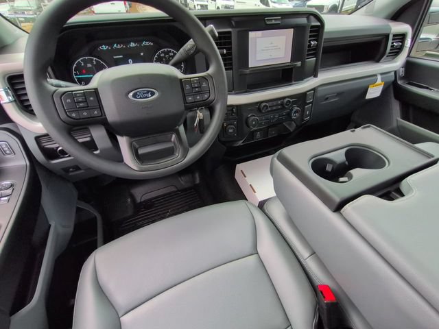 New 2026 Ford F550 4x4 Regular Cab Super Duty image 3