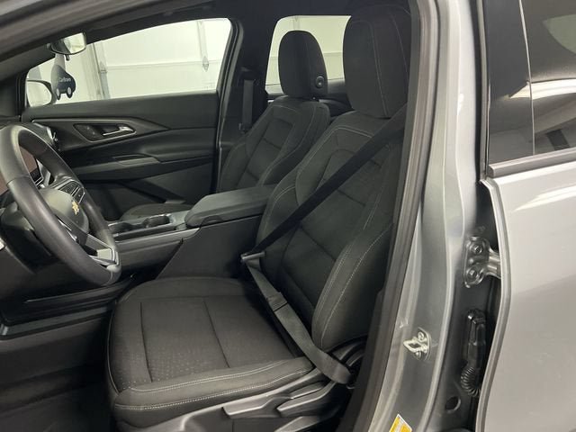 Certified 2025 Chevrolet Equinox EV LT FWD image 18