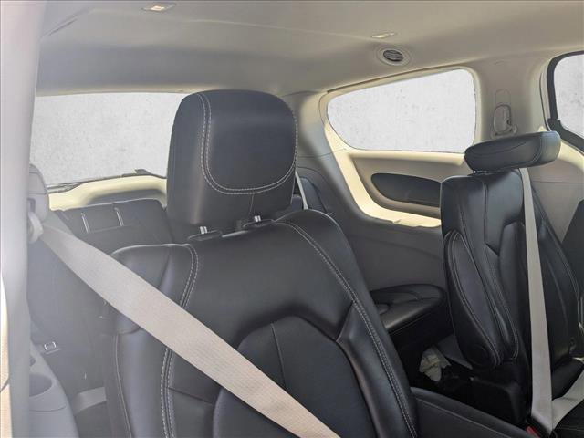 Used 2024 Chrysler Pacifica Touring-L FWD image 18