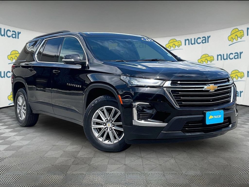 Used 2023 Chevrolet Traverse LT w/ Rear Camera Mirror Package
