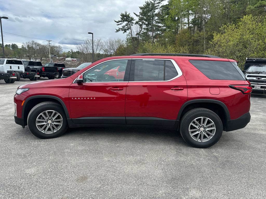Used 2023 Chevrolet Traverse LT AWD/4WD image 2