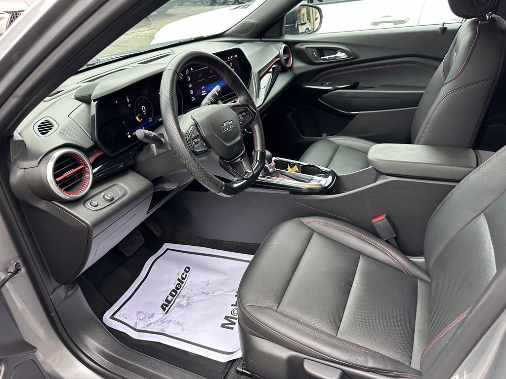 Certified 2024 Chevrolet Trax RS w/ Sunroof Package FWD image 10
