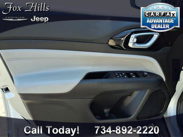 Certified 2024 Jeep Compass Limited AWD/4WD image 14
