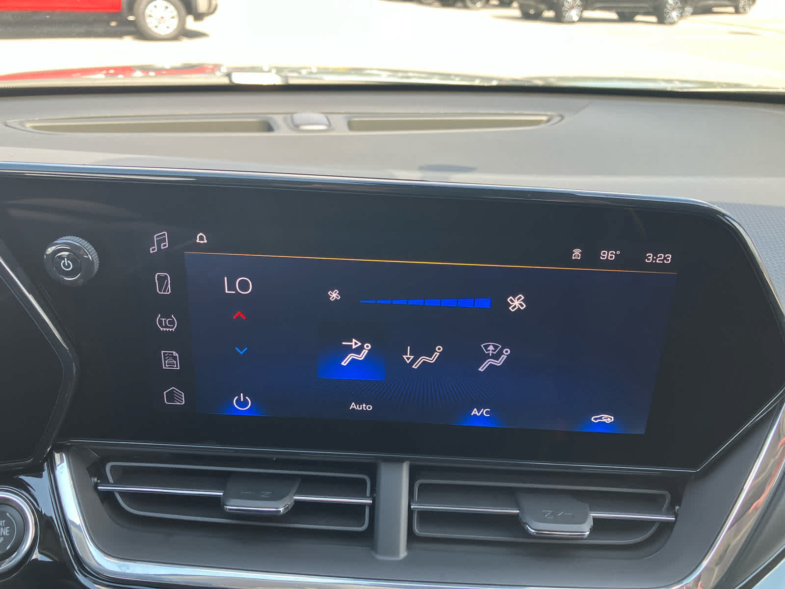 New 2026 Chevrolet Trax ACTIV w/ Sunroof Package FWD image 22