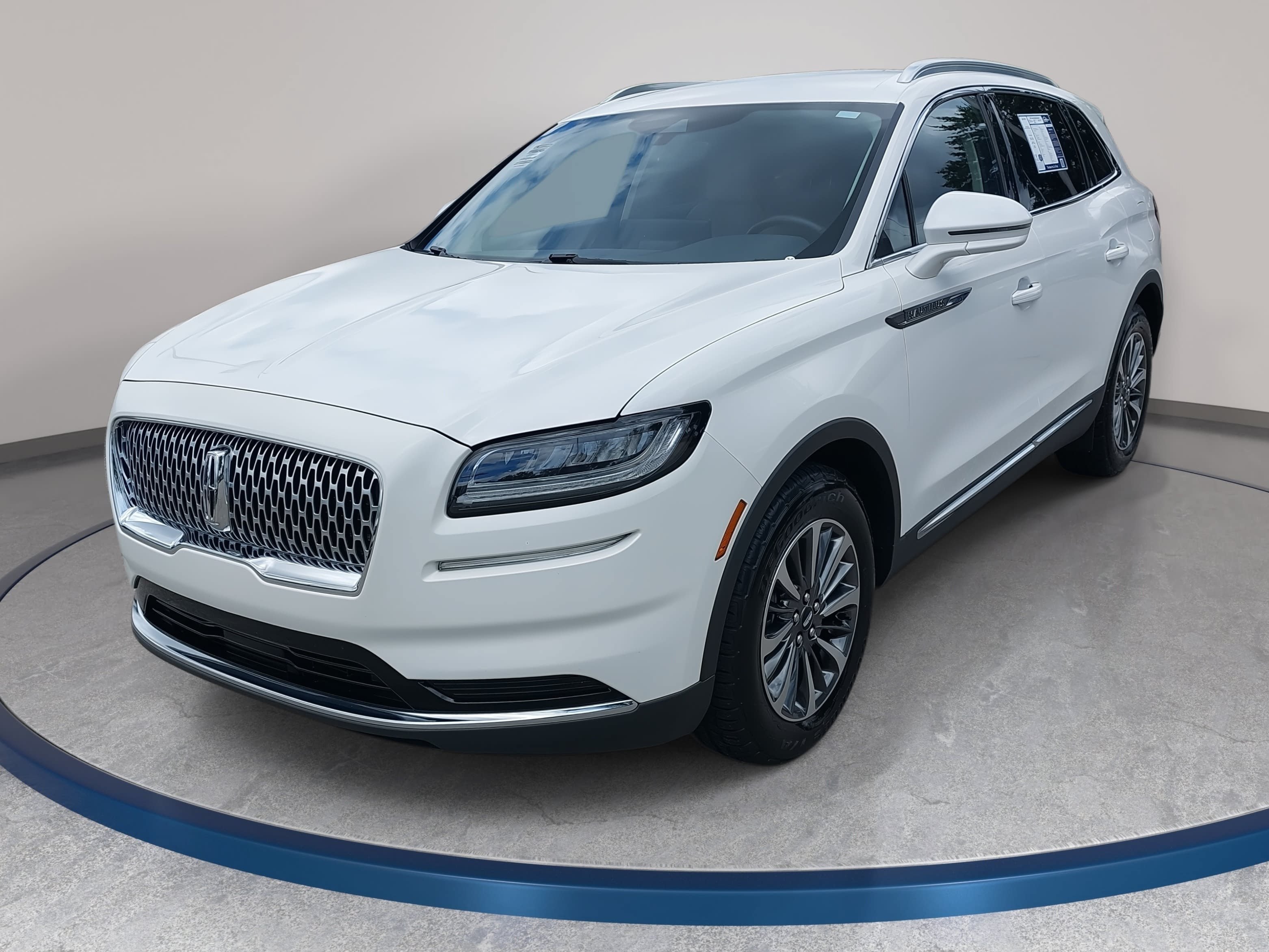 Used 2021 Lincoln Nautilus FWD w/ Equipment Group 101A image 1