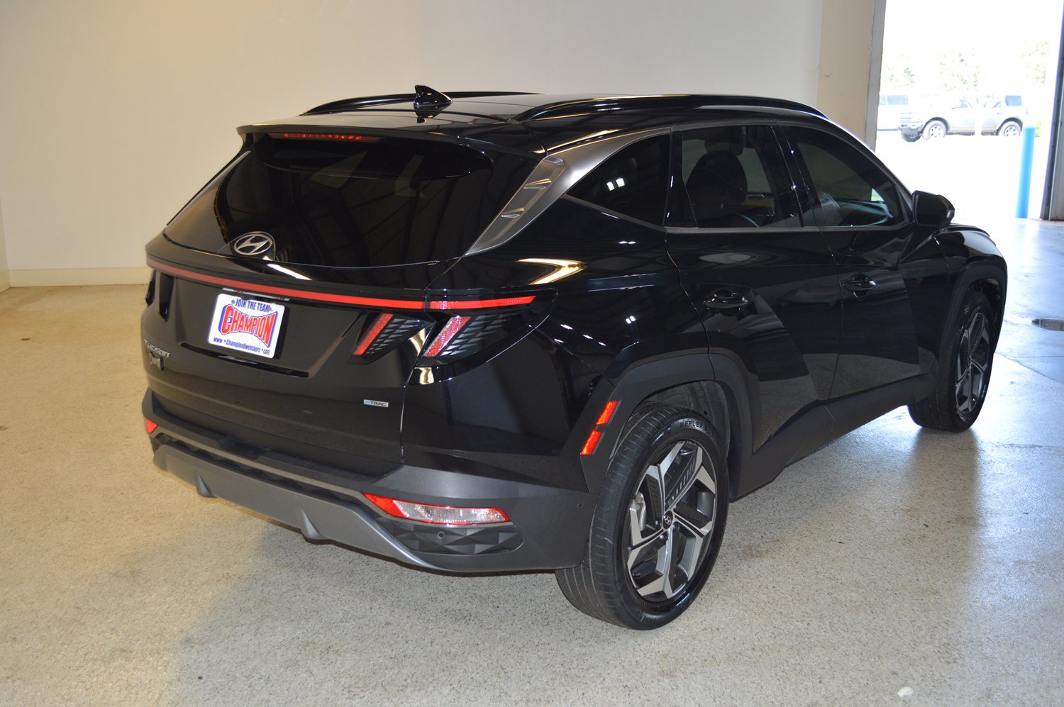 Used 2022 Hyundai Tucson Limited AWD/4WD image 3