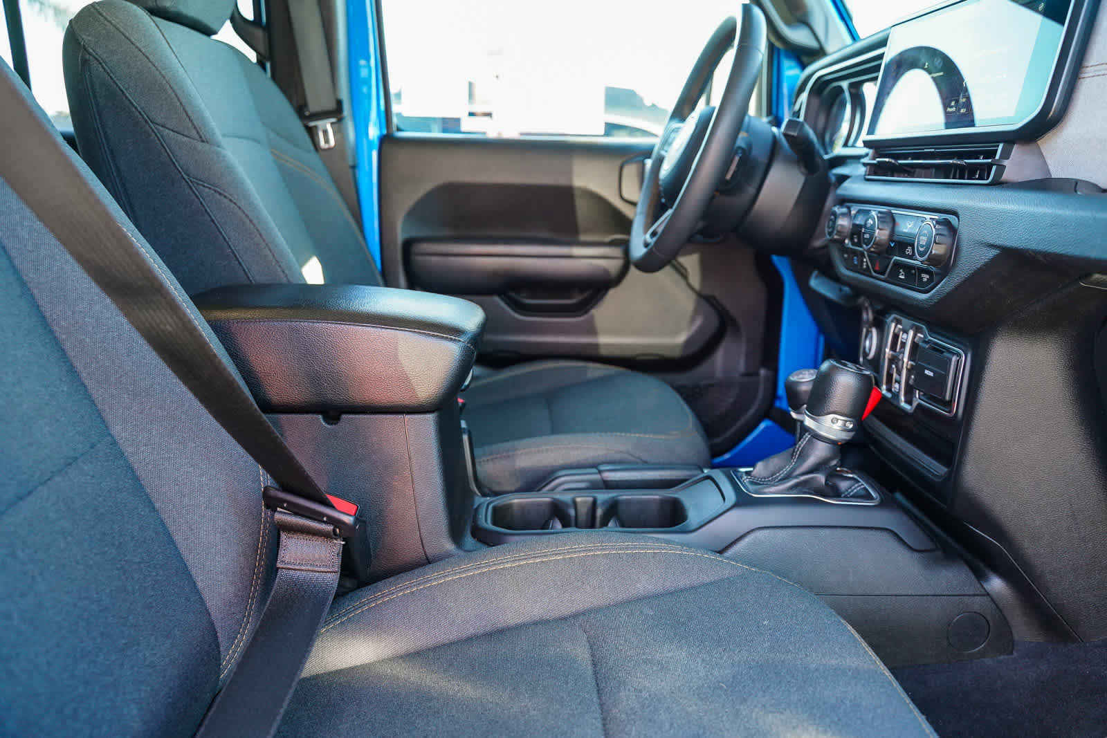 Used 2024 Jeep Wrangler Sport S image 16