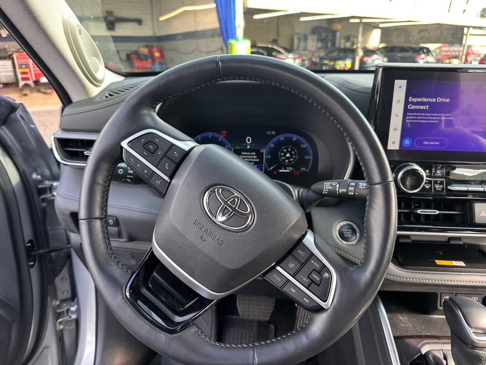 Used 2024 Toyota Highlander Platinum image 20