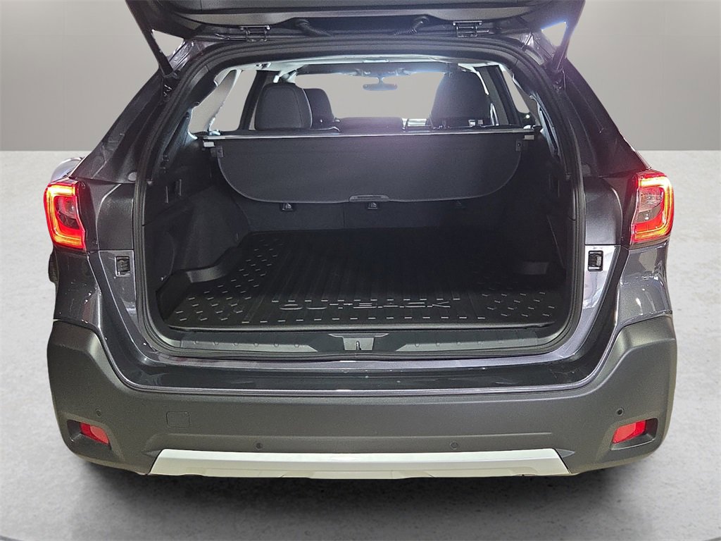 Used 2025 Subaru Outback Limited image 22