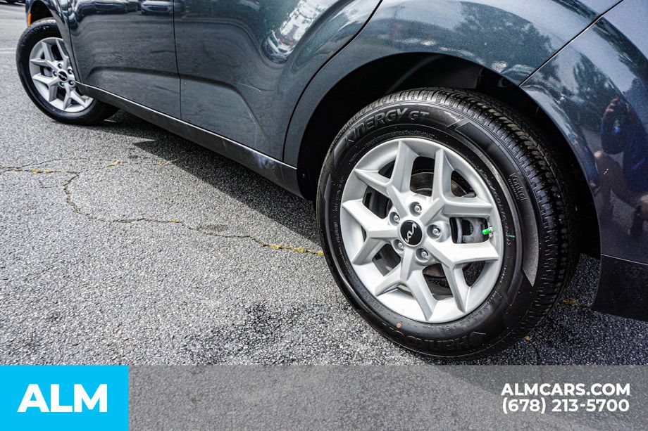 Used 2025 Kia Soul LX w/ LX Technology Package FWD image 16