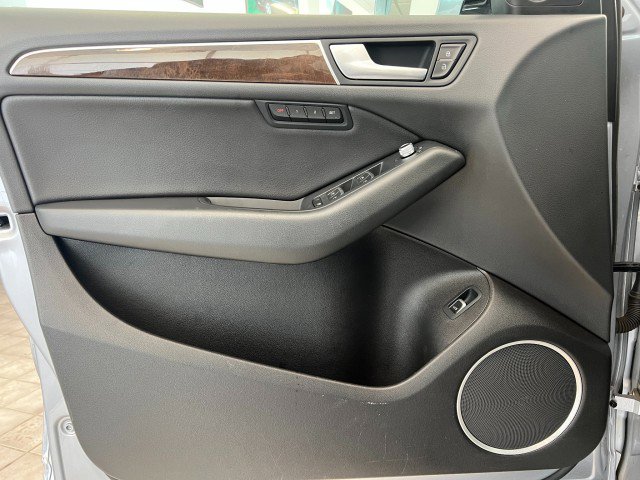 Used 2016 Audi Q5 2.0T Premium Plus w/ Technology Package image 12