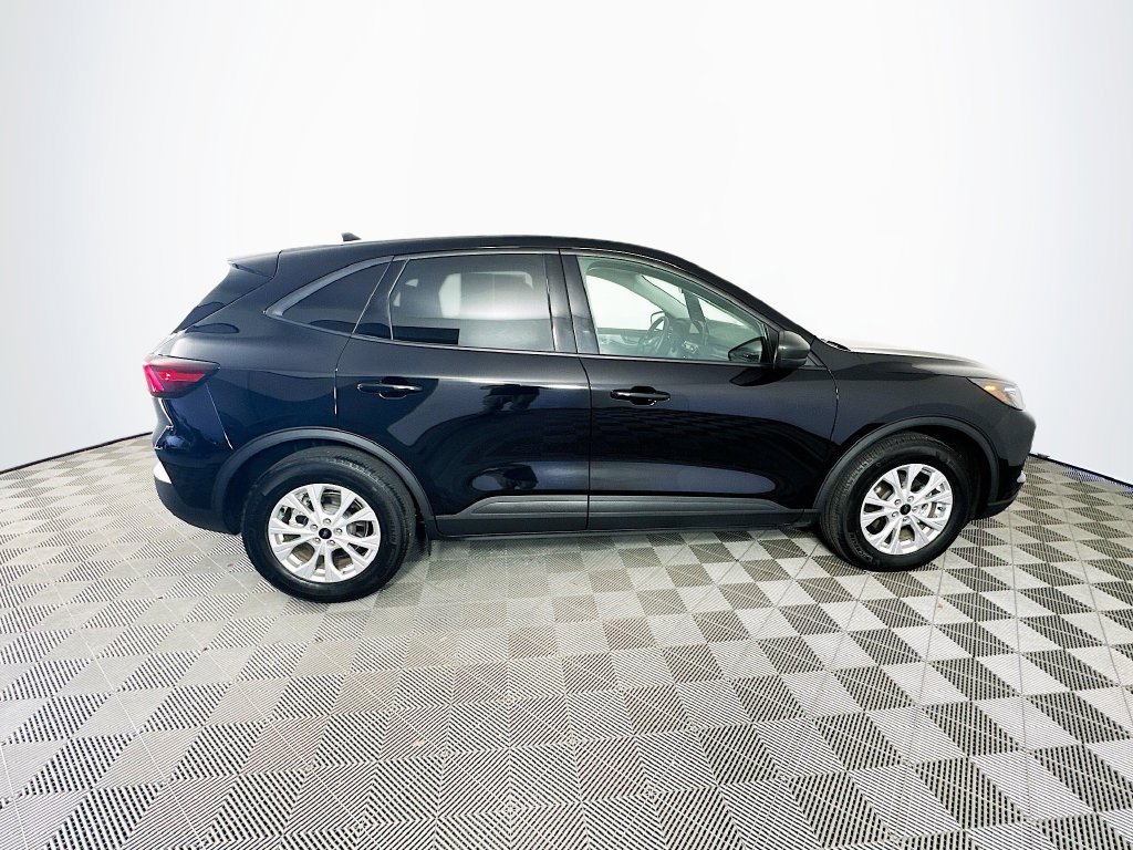 Used 2025 Ford Escape Active w/ Cold Weather Package FWD image 12