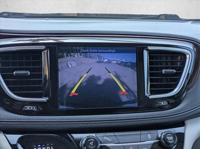 Used 2017 Chrysler Pacifica Limited w/ UConnect Theater Package image 15