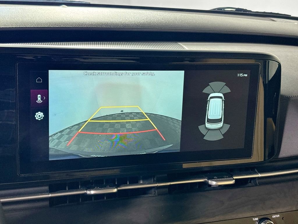 Used 2024 Kia Carnival EX image 18