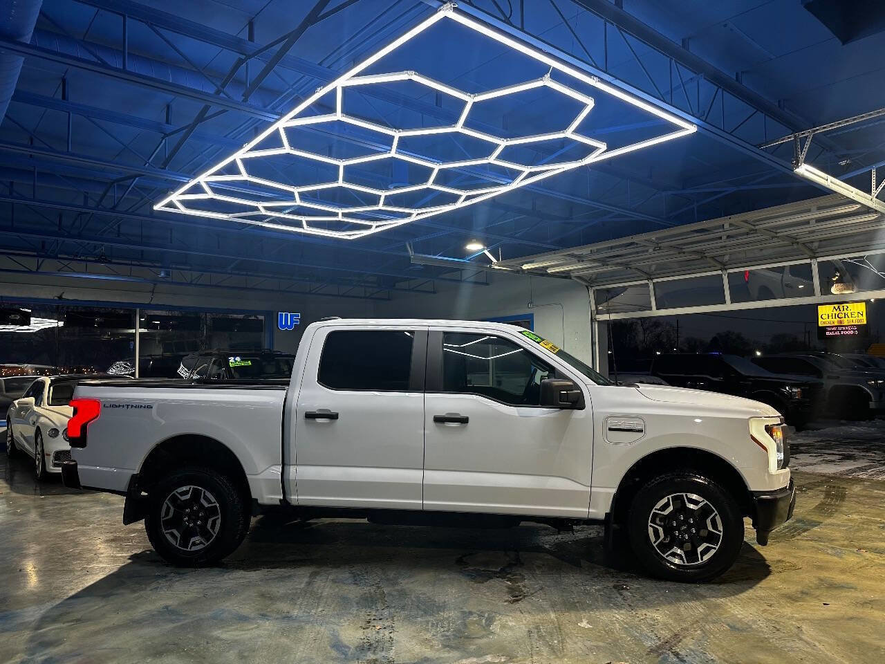 Used 2022 Ford F150 Lightning Pro image 8