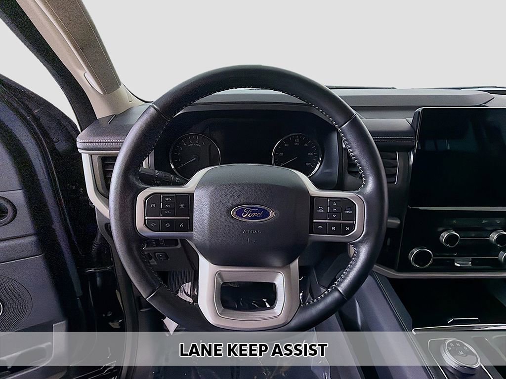 Used 2024 Ford Expedition XLT image 4