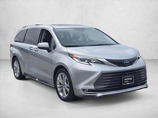 Certified 2021 Toyota Sienna Platinum FWD image 4