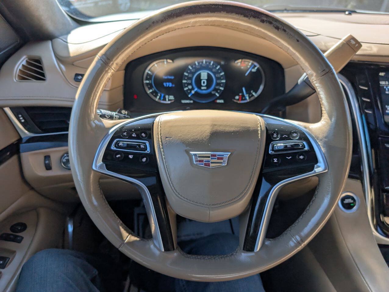 Used 2019 Cadillac Escalade ESV Platinum AWD/4WD image 21