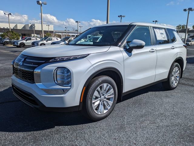 New 2025 Mitsubishi Outlander ES image 2