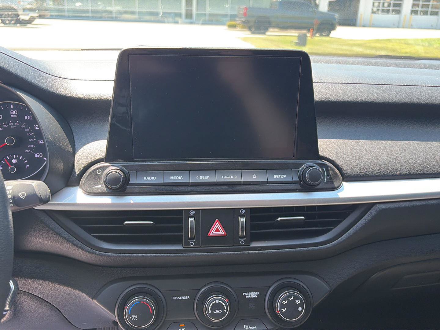 Used 2024 Kia Forte LXS w/ LXS Technology Package FWD image 17