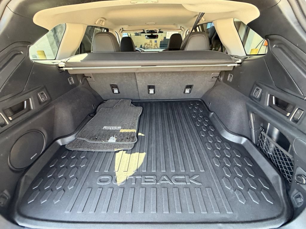 Used 2025 Subaru Outback Onyx Edition AWD/4WD image 19