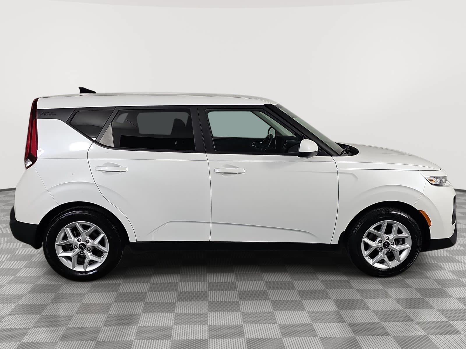 Used 2020 Kia Soul S FWD image 8