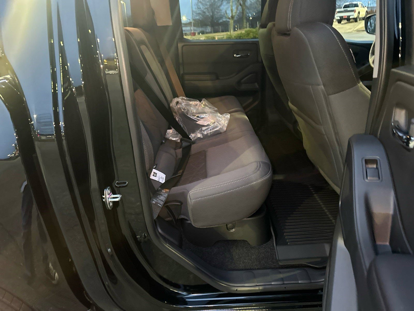 New 2026 Nissan Frontier SV w/ All-Weather Content Package AWD/4WD image 15