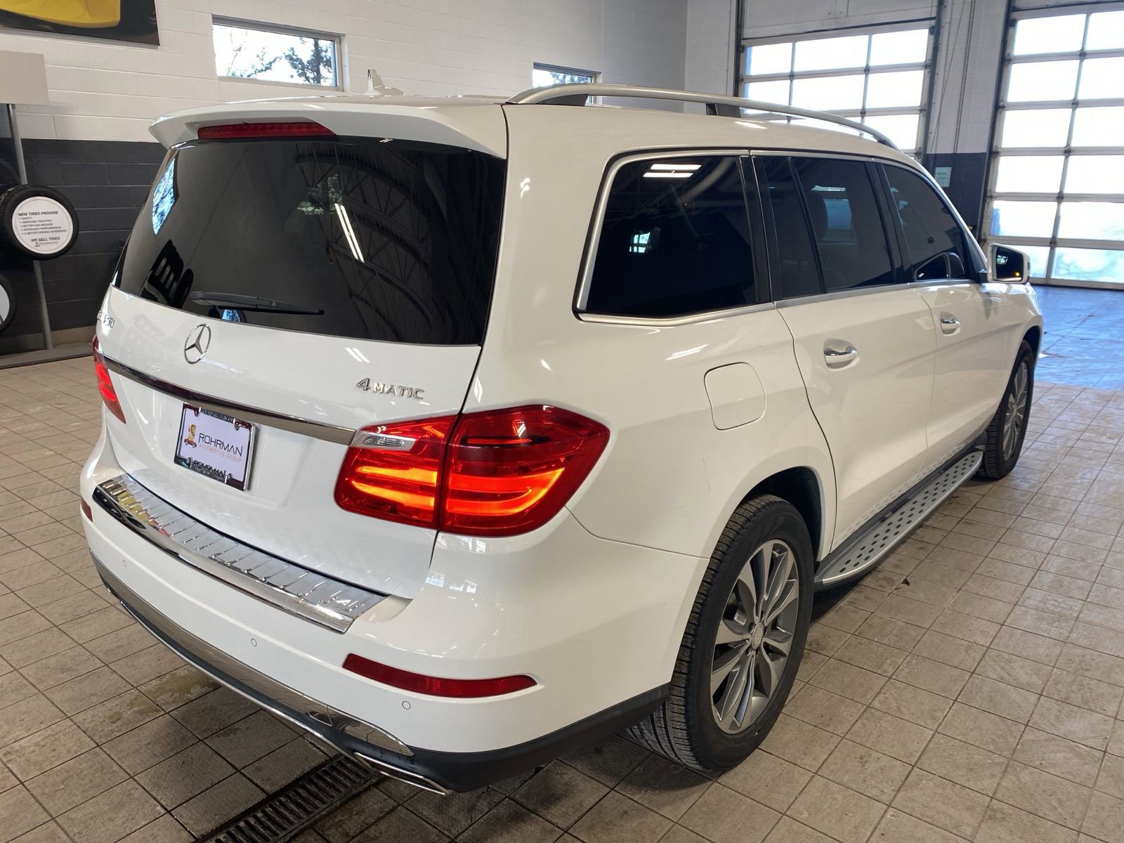 Used 2014 Mercedes-Benz GL 450 4MATIC image 25
