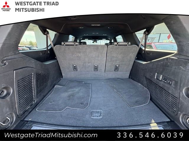 Used 2023 Chevrolet Suburban Premier image 13