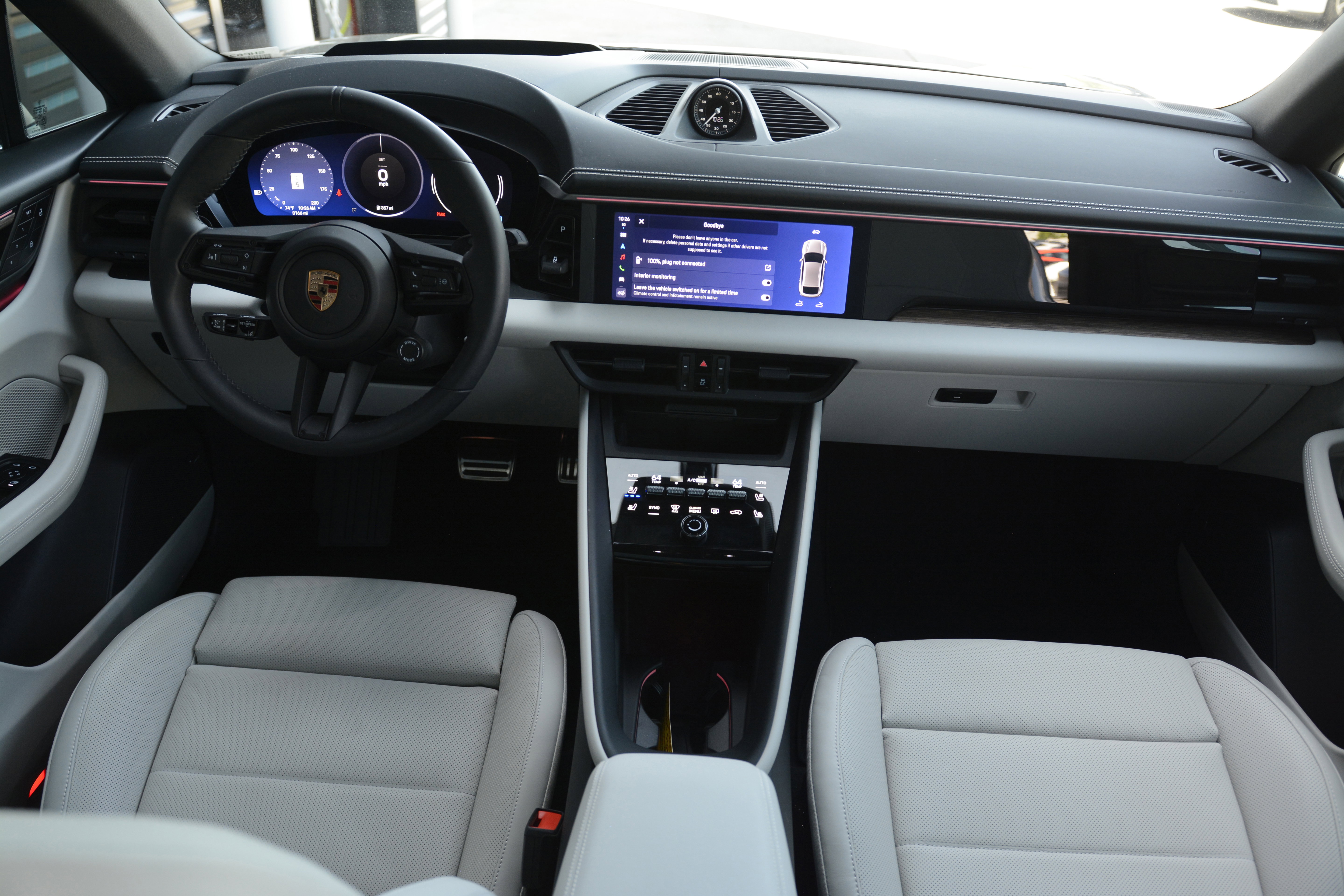 Certified 2025 Porsche Macan 4S Electric AWD/4WD image 12
