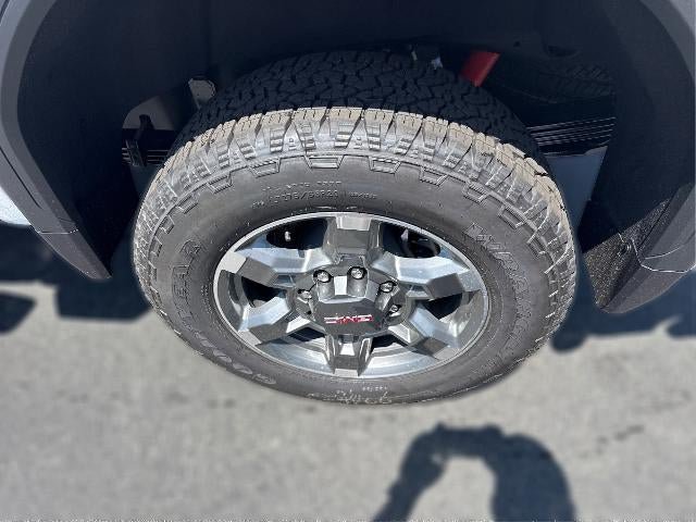 New 2026 GMC Sierra 2500 SLT w/ SLT Premium Package AWD/4WD image 9