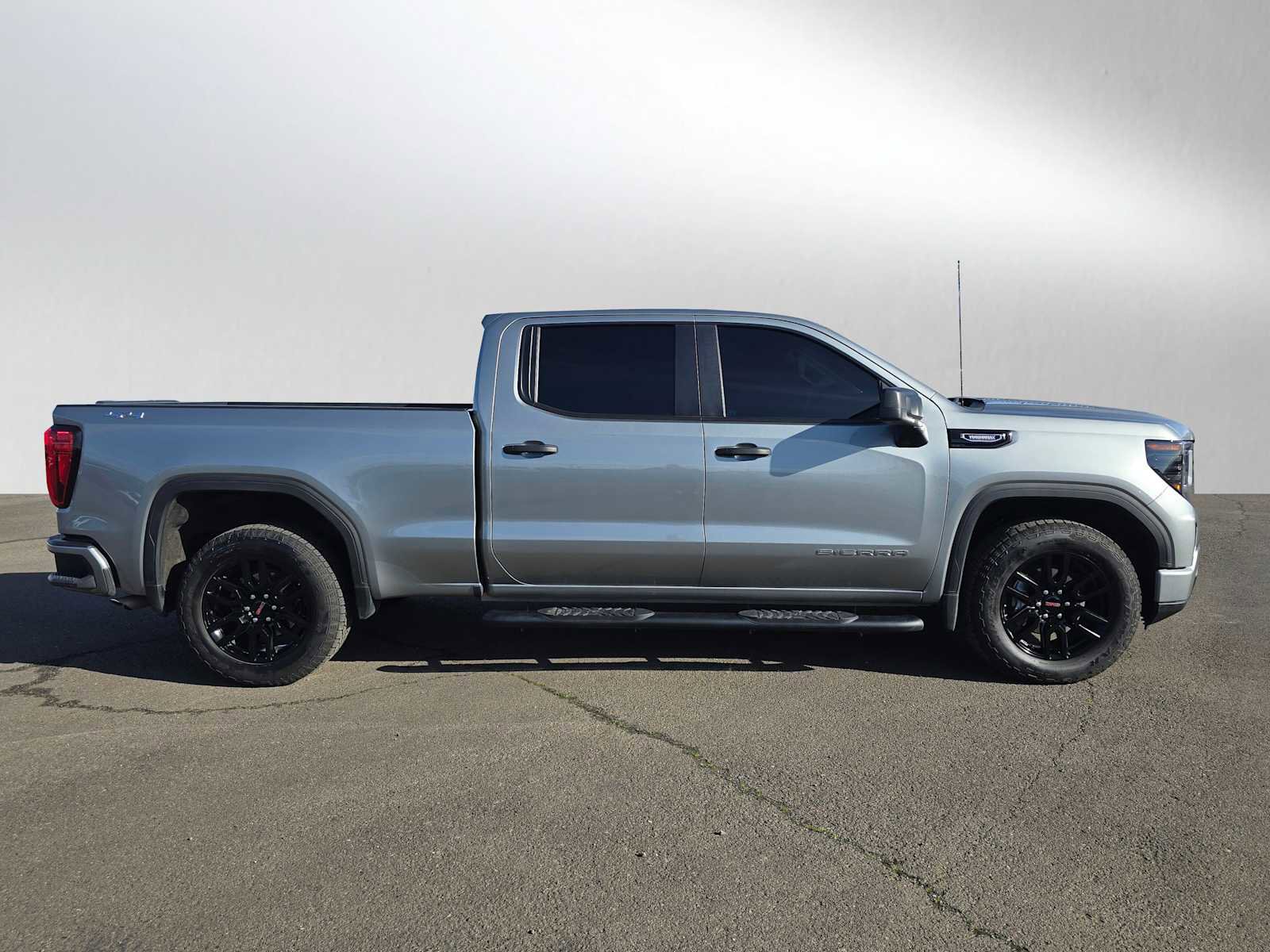 Used 2025 GMC Sierra 1500 Pro w/ Graphite Edition image 2