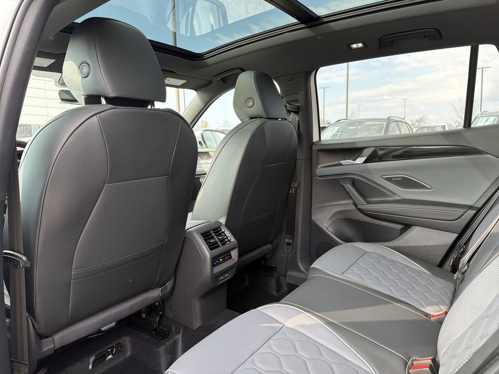 New 2026 Volkswagen Tiguan SEL R-Line image 13