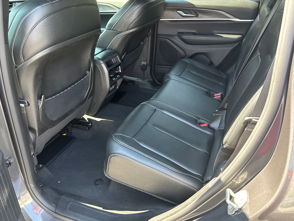 Used 2024 Jeep Grand Cherokee Limited image 20