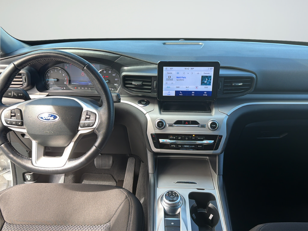 Used 2023 Ford Explorer XLT RWD image 32