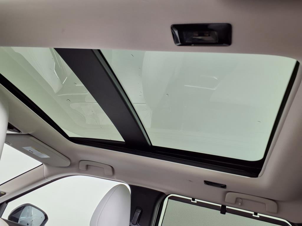 New 2025 Mitsubishi Outlander AWD image 14