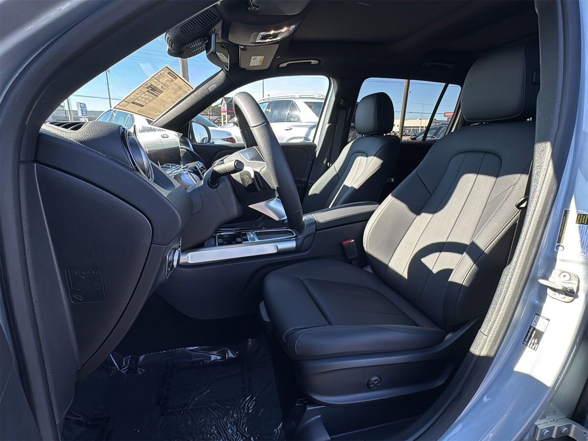 New 2026 Mercedes-Benz GLB 250 image 14