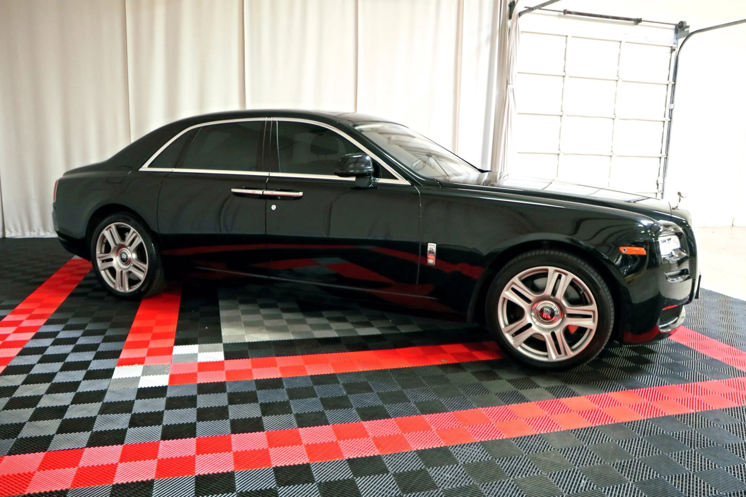 Used 2016 Rolls-Royce Ghost image 7