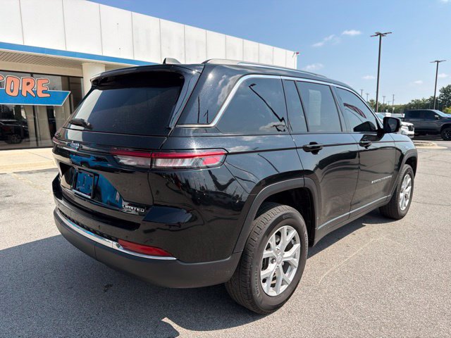Used 2023 Jeep Grand Cherokee Limited AWD/4WD image 3