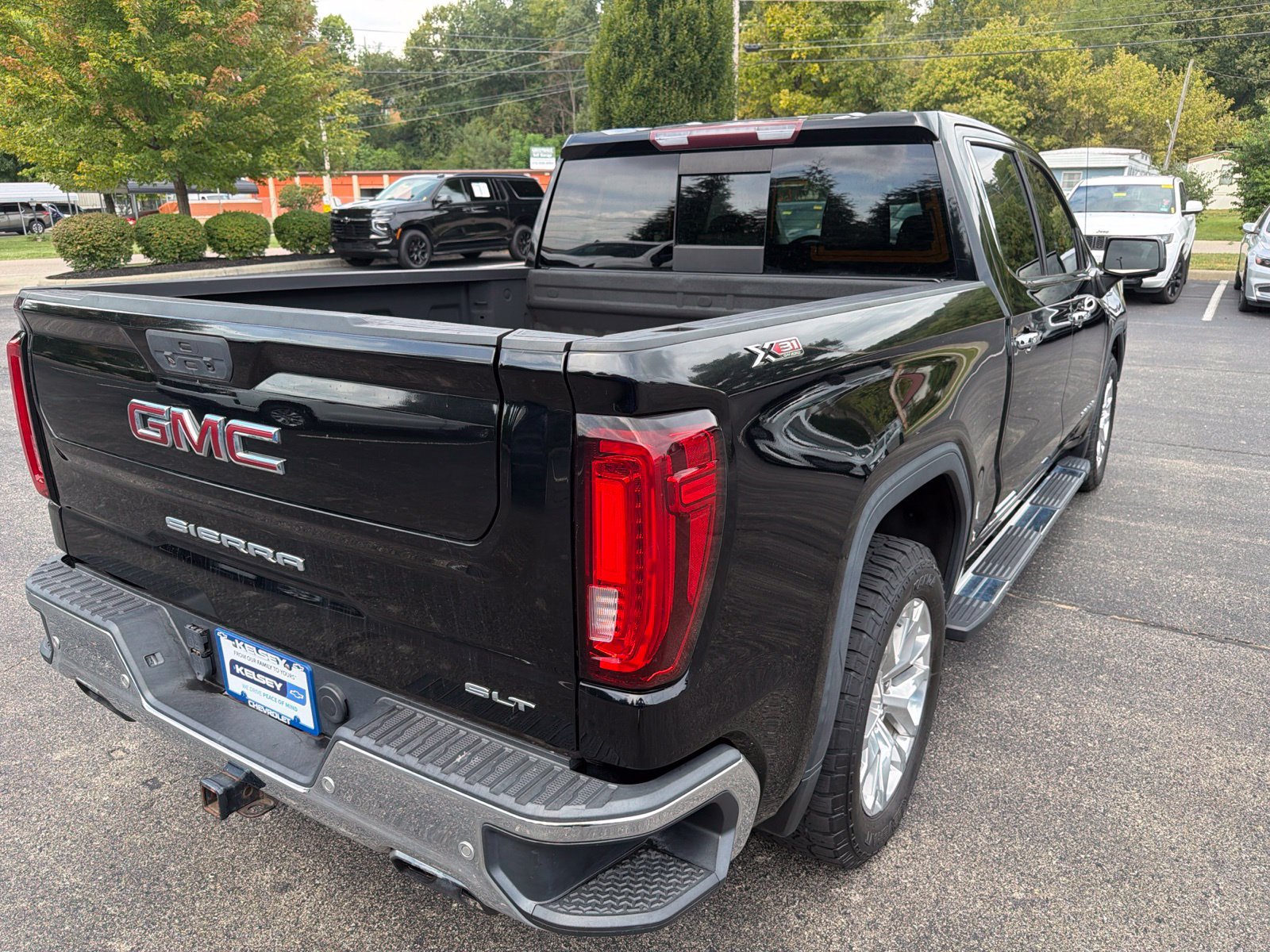 Used 2019 GMC Sierra 1500 SLT w/ SLT Premium Plus Package AWD/4WD image 6