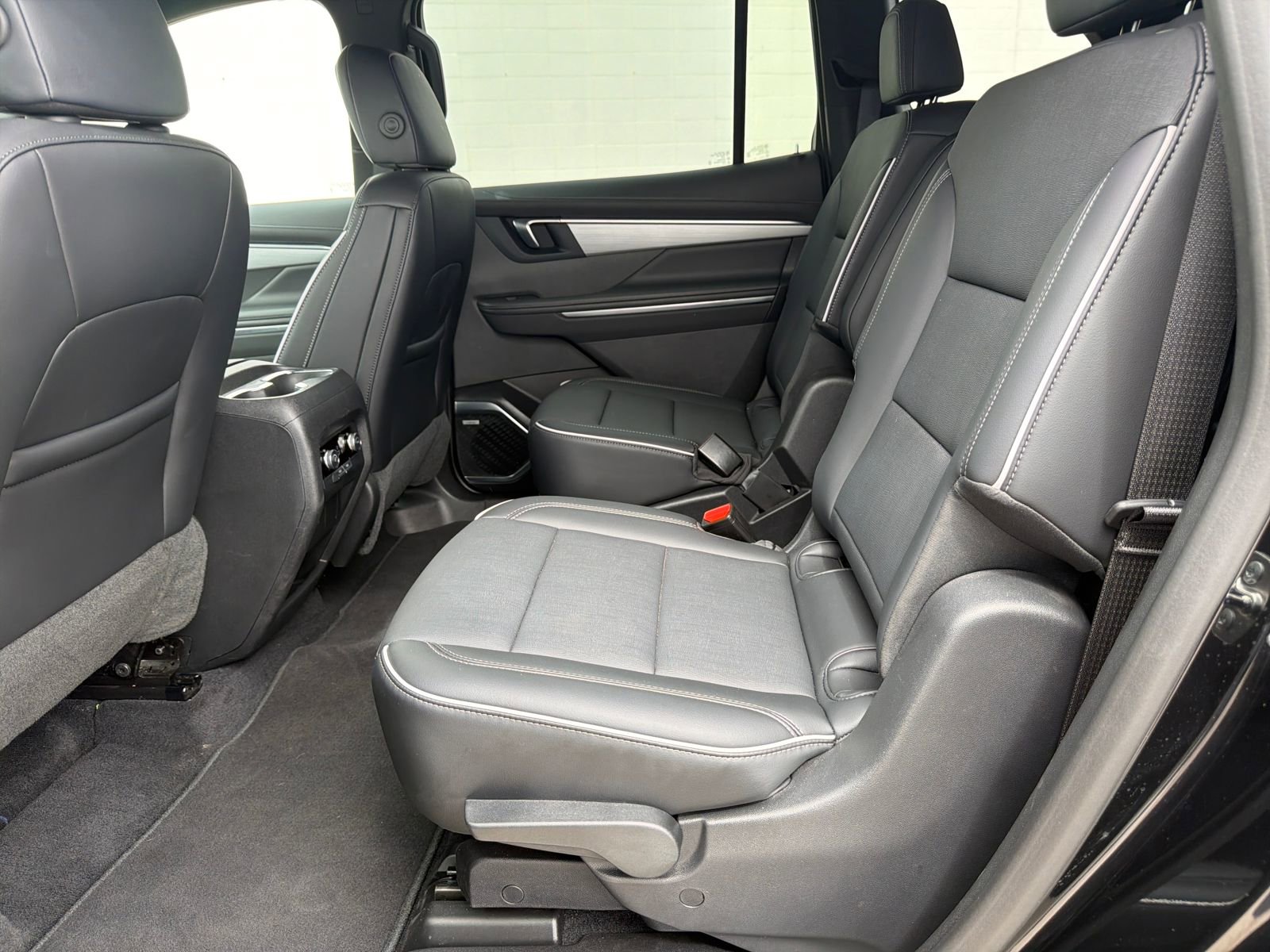 Used 2025 Buick Enclave Preferred image 11