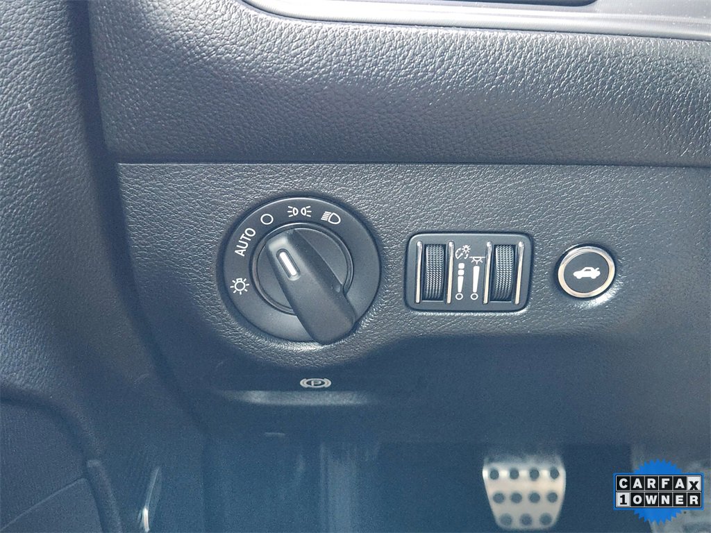 Used 2023 Dodge Challenger R/T w/ Blacktop Package image 24