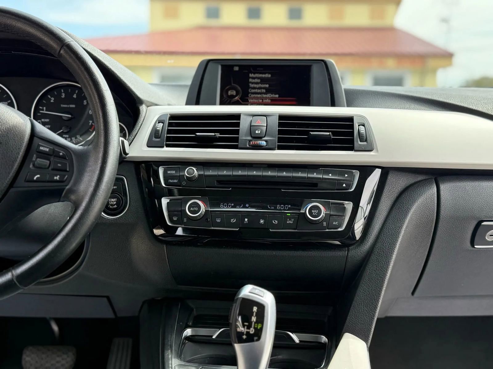 Used 2016 BMW 320i Sedan image 22