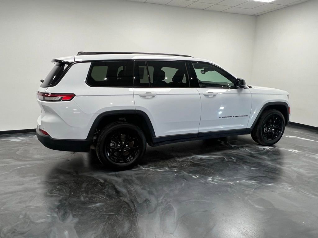 Used 2024 Jeep Grand Cherokee L Laredo image 23