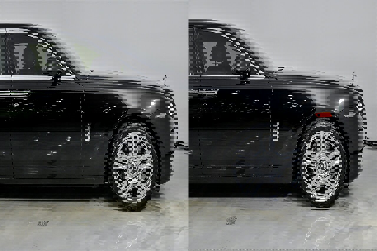 Used 2017 Rolls-Royce Ghost image 15