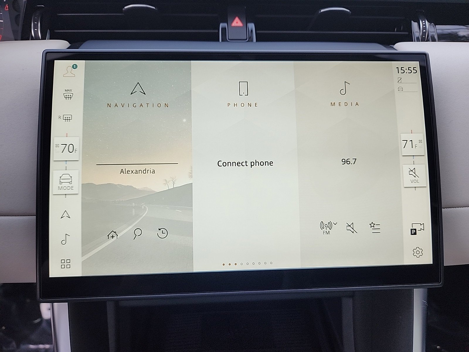 Used 2025 Land Rover Discovery Sport S image 17