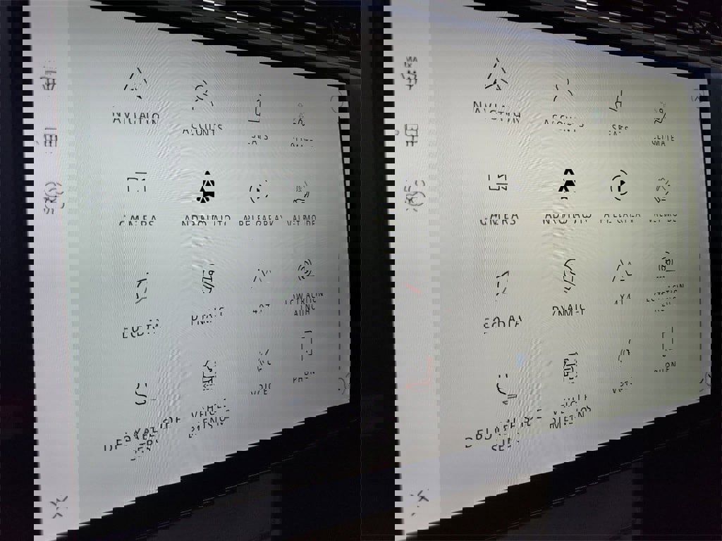 New 2024 Land Rover Range Rover SV image 34