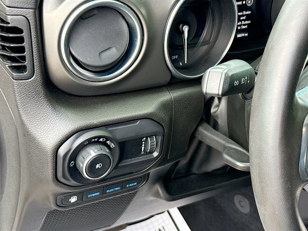 Used 2023 Jeep Wrangler Unlimited Rubicon 4xe w/ Cold Weather Group AWD/4WD image 11