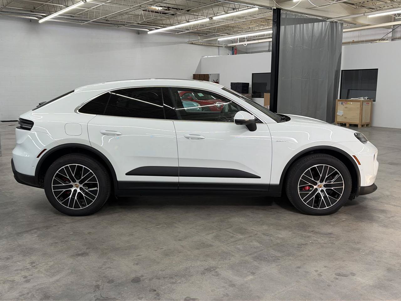 Used 2025 Porsche Macan 4S Electric w/ Premium Package AWD/4WD image 6